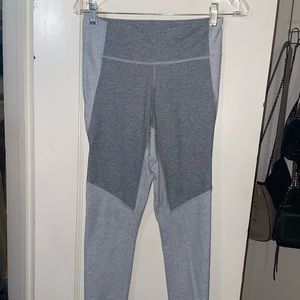 Outdoor voices gray/light gray cropped leggings